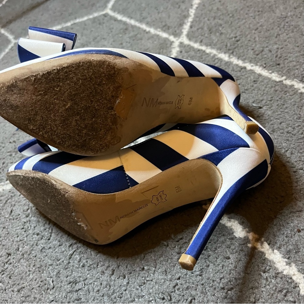 Neiman Marcus Blue and White Striped Heels Size 6 - Picture 6 of 7